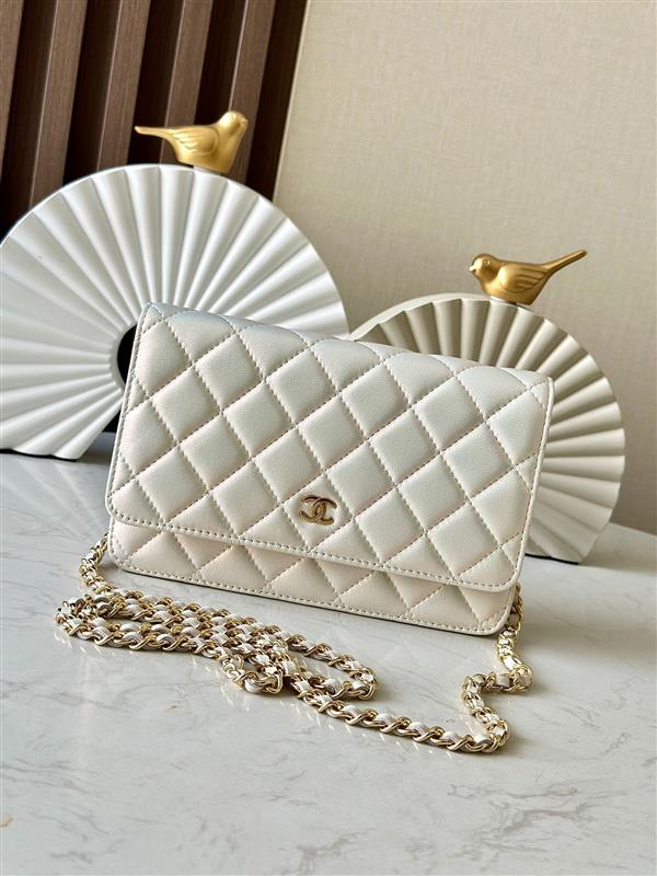 2026127215432784 570